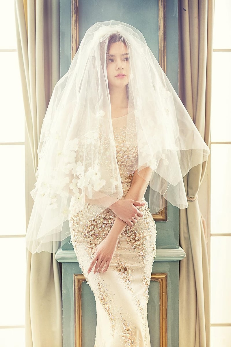 Modern Chic Wedding Attire